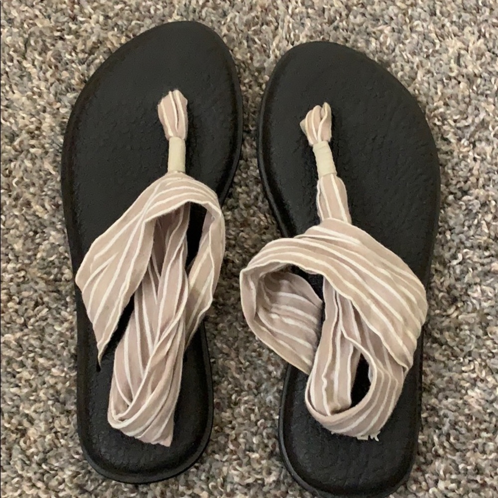 Sanuk yoga sling in tan/white stripes